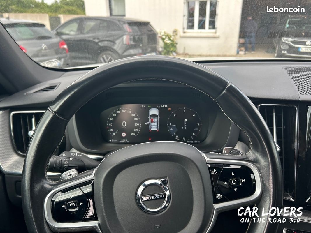 VOLVO XC60 D4 AdBlue 190 ch Geartronic 8 R-Design (image 12)