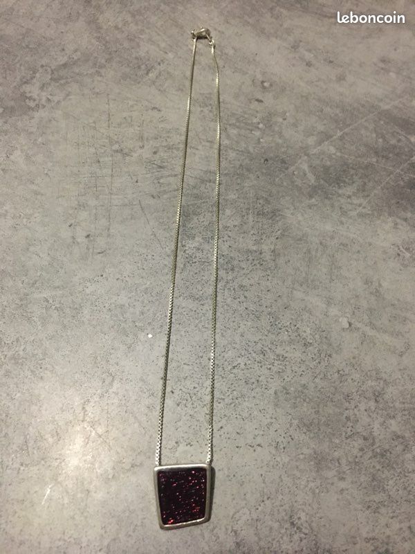 Collier (image 1)