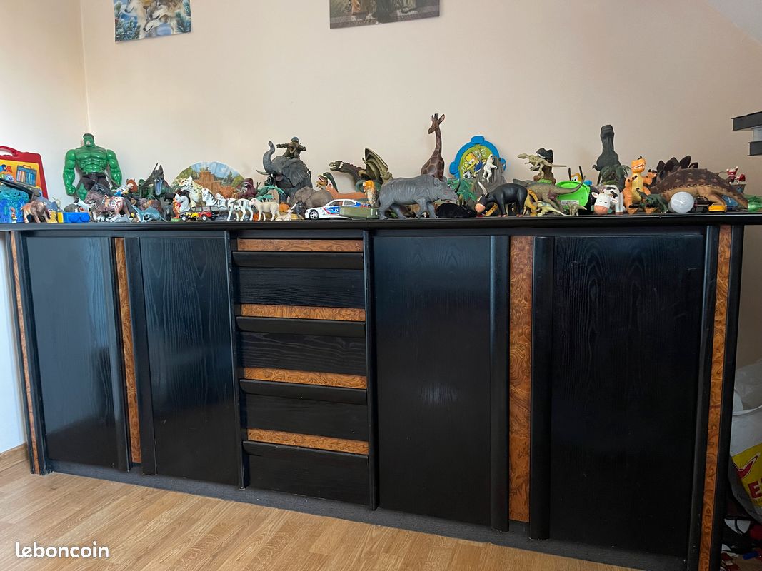 Très grand Buffet noir en véritable bois (image 1)