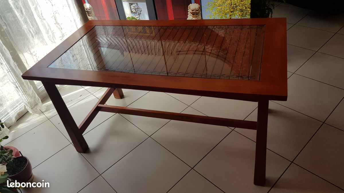 Table en bois asiatique (image 1)