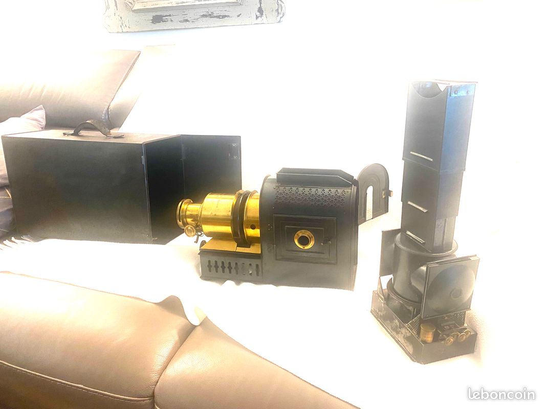 Ancien Projecteur à Plaques – Lampe Vintage Décorative En Bon état