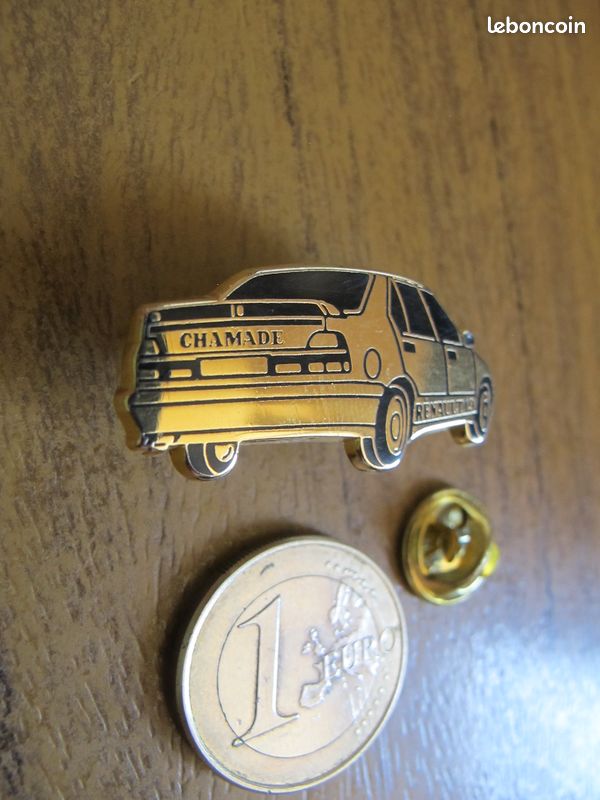 Pin's Renault 19 Chamade , prix livré en suivi , LIRE (image 2)