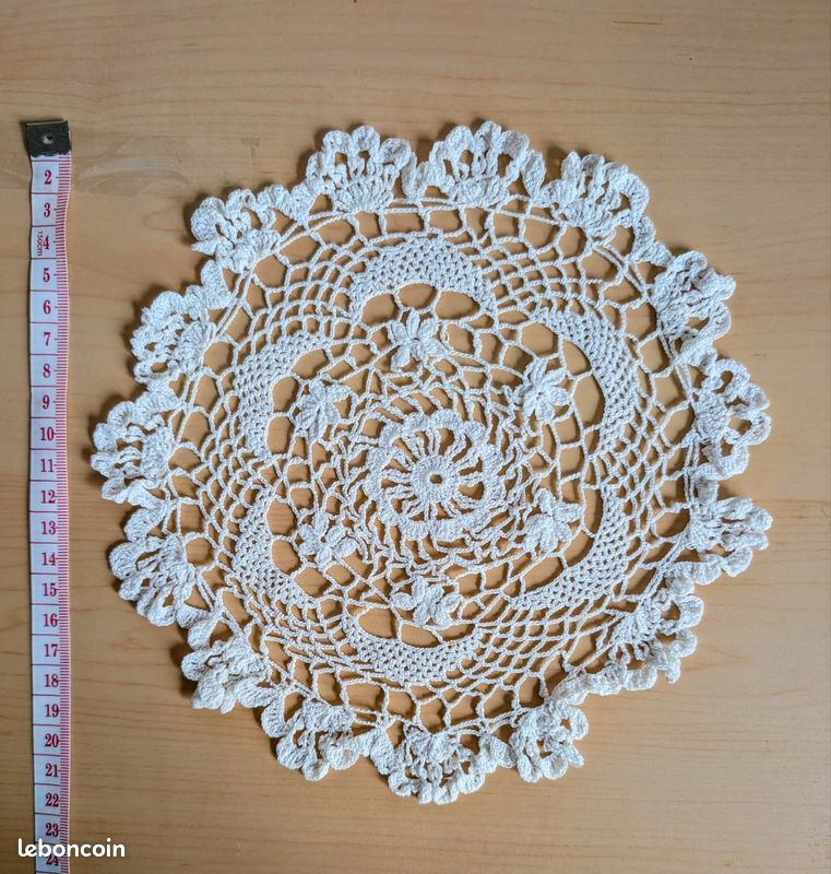 Lot napperons au crochet+ 1 bonnet bébé (image 6)