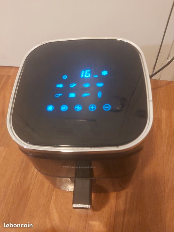 Bouilloire + air fryer lot (image 1)