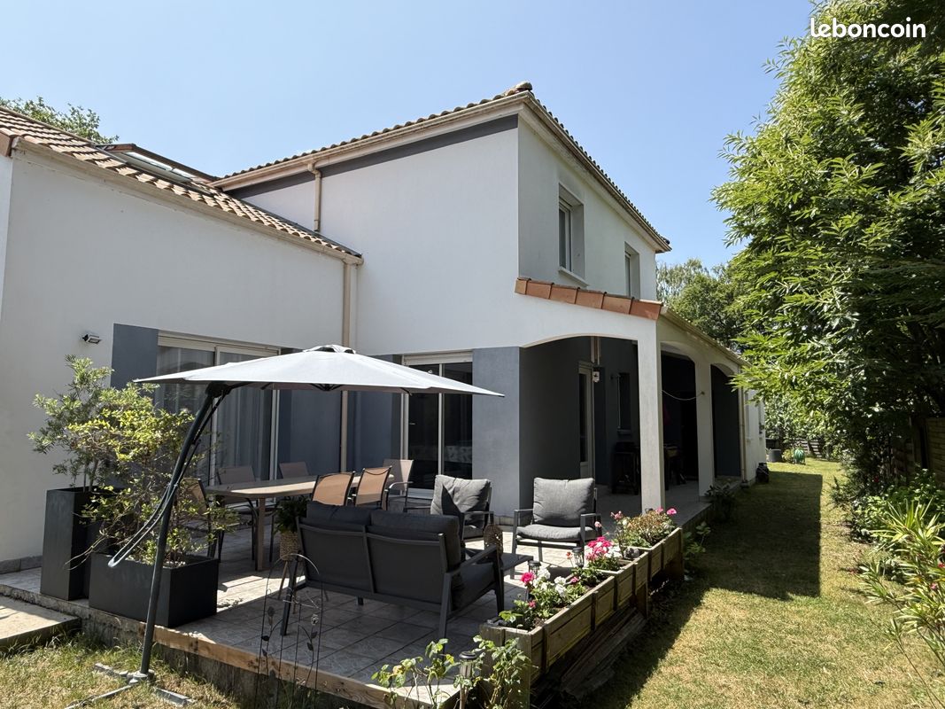 Maison 8 pièces 193 m² · à La Haie-Fouassière · 193 m² · 419 500 €