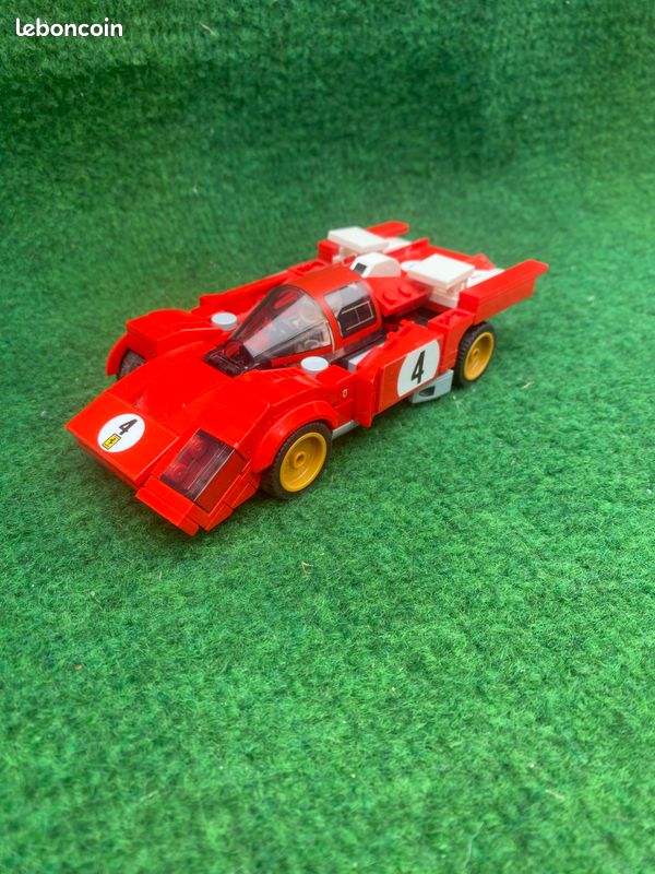 Voiture lego de course (image 1)
