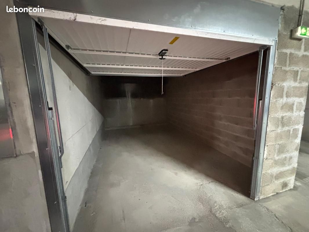 Garage Antibes · 150 €/mois