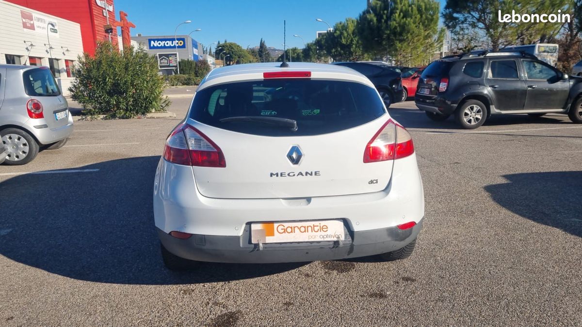 Renault Megane III Berline 5 ptes. Bose Edition (image 6)