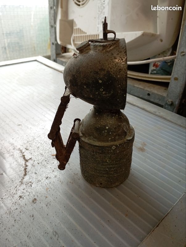 Lot De Lampes De Vélo Anciennes - Cibié, Soubitez, Hella - Vintage
