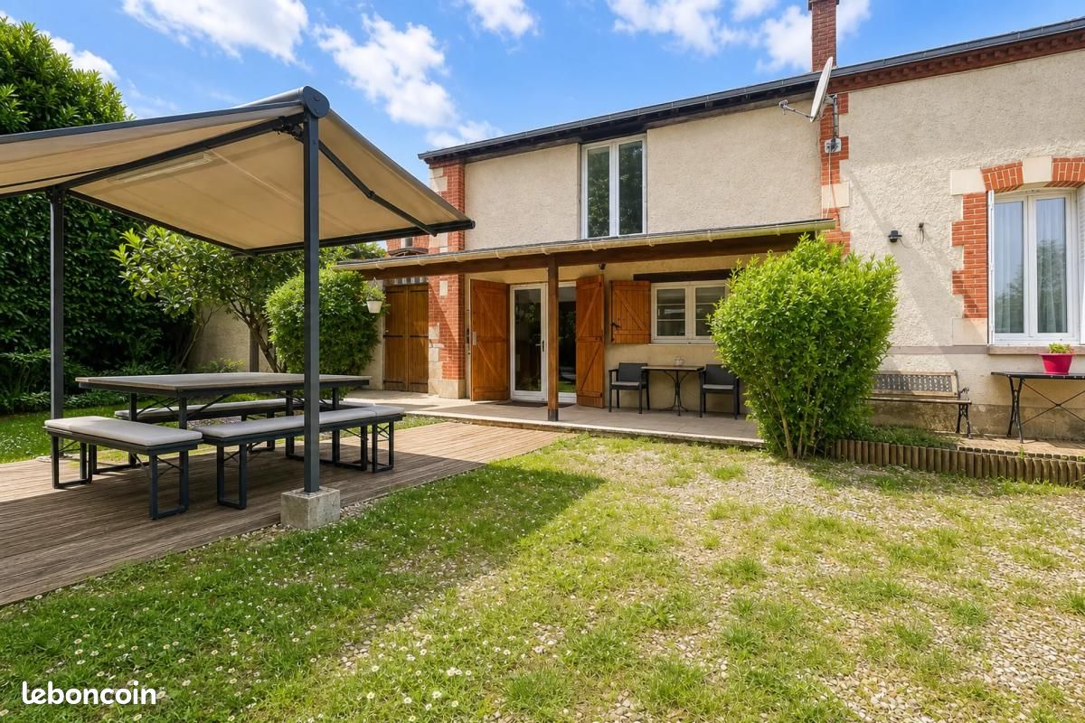 Maison 8 pièces 201 m² · à Auxy · 201 m² · 199 000 €