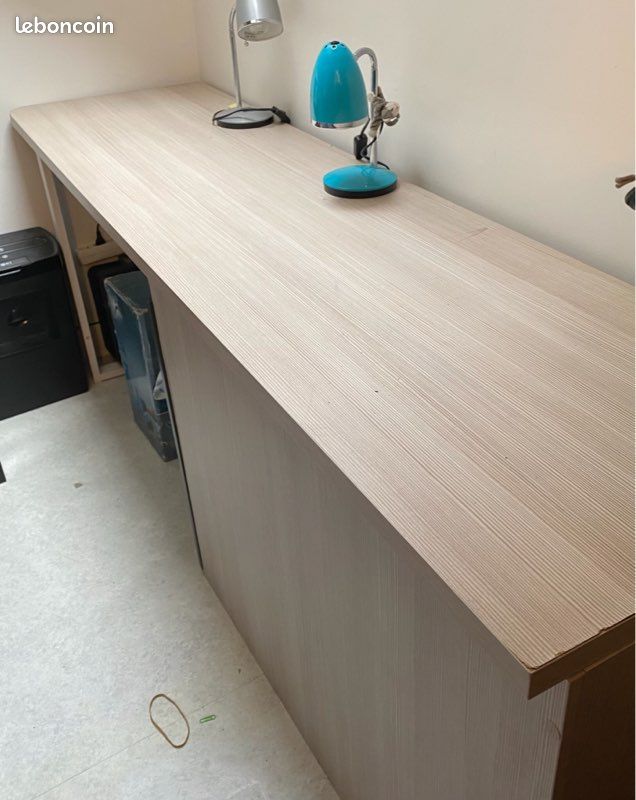 Bureau (image 2)