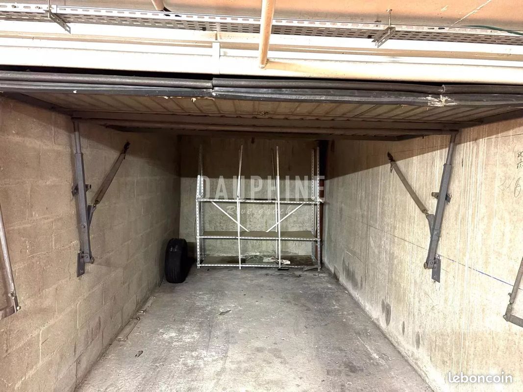 Parking/box Paris 6ème · 49 000 €
