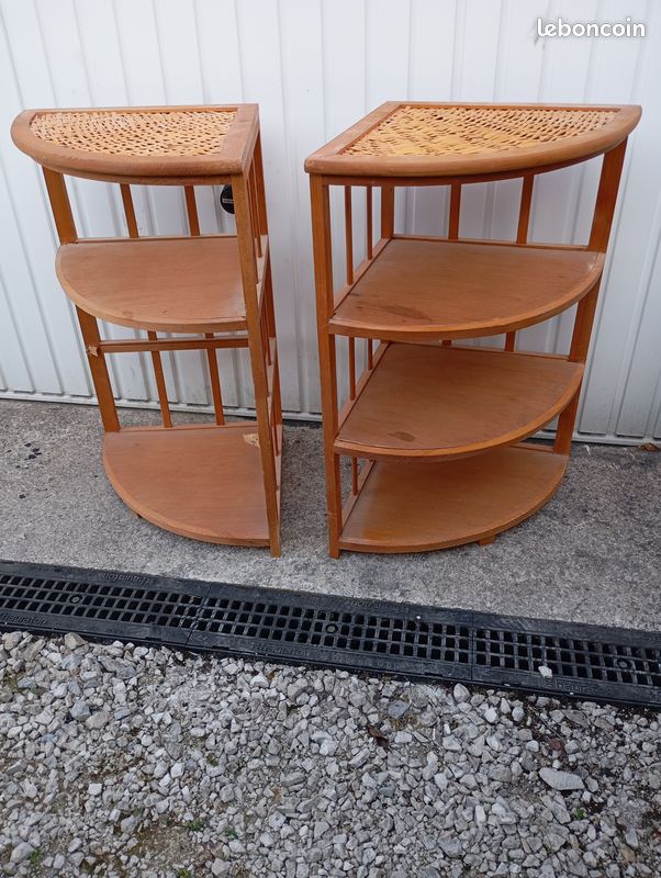 2 jolies étagères d angle (image 1)