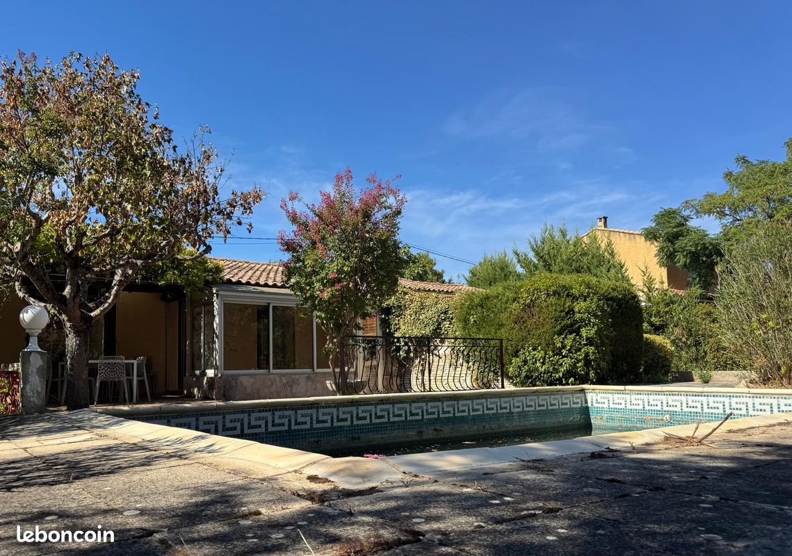 Maison 5 pièces 112 m² · à Pernes-les-Fontaines · 112 m² · 310 000 €
