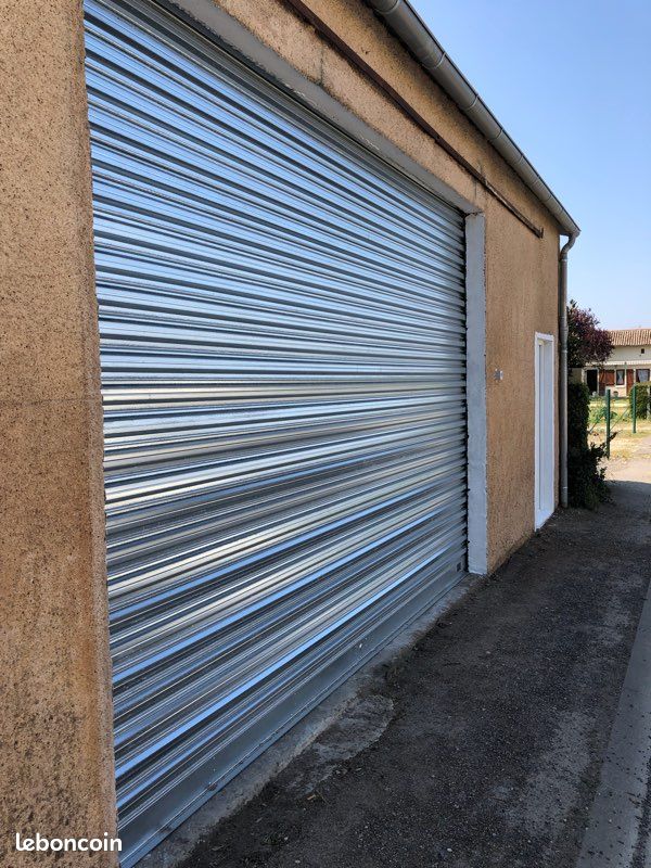 Hangar (image 1)