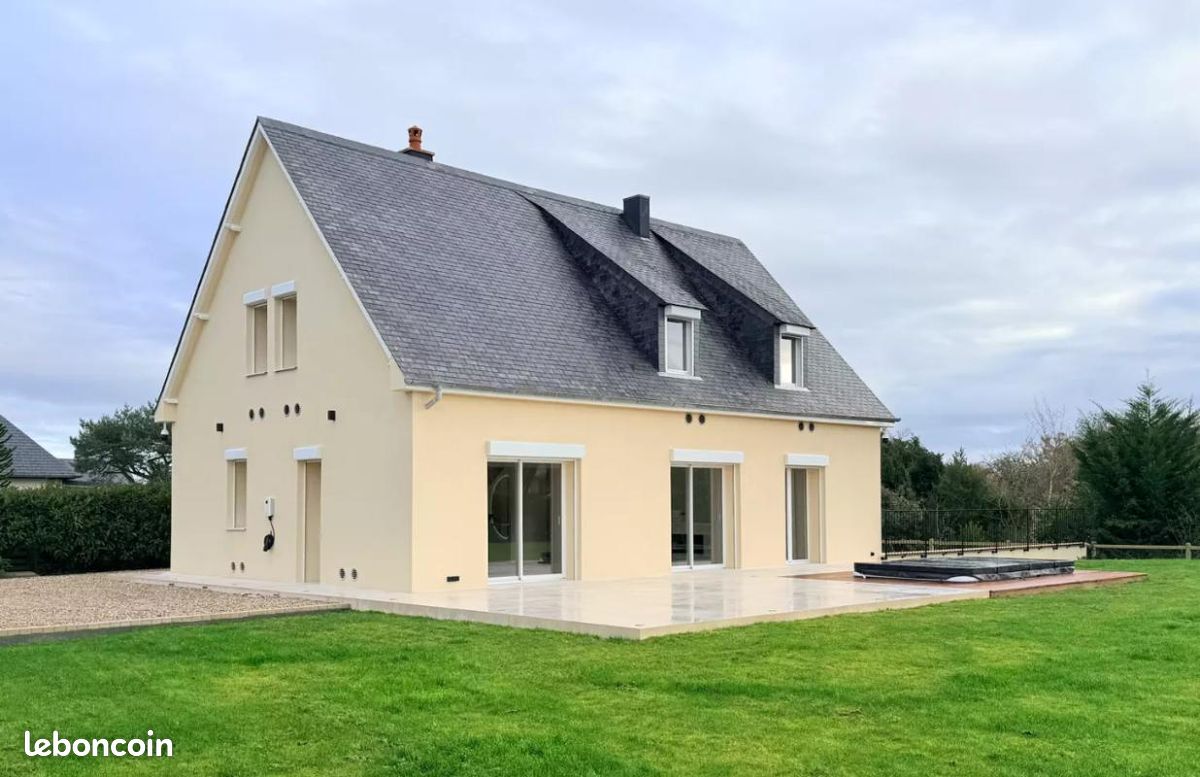Maison 9 pièces 220 m² · à Équemauville · 220 m² · 903 000 €