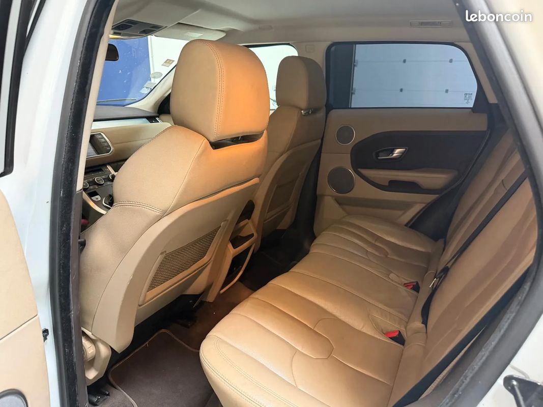 LAND-ROVER Range Rover Evoque 2.2 eD4 150ch Prestige - Origine France - Distribution 2025 - Cuir Chauffants - Caméra de Recul - Navigation (image 8)