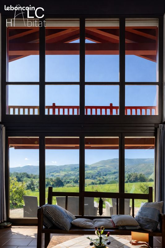 Maison 6 pièces 260 m² · à Urrugne · 260 m² · 1 499 000 €