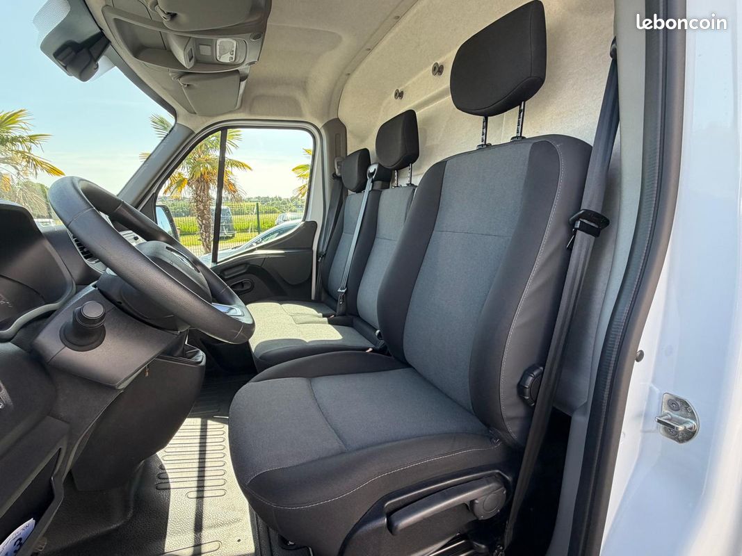 Renault master l2h2 2.3 bluedci 135 confort 19.990 ht soit 23.988 ttc (image 2)