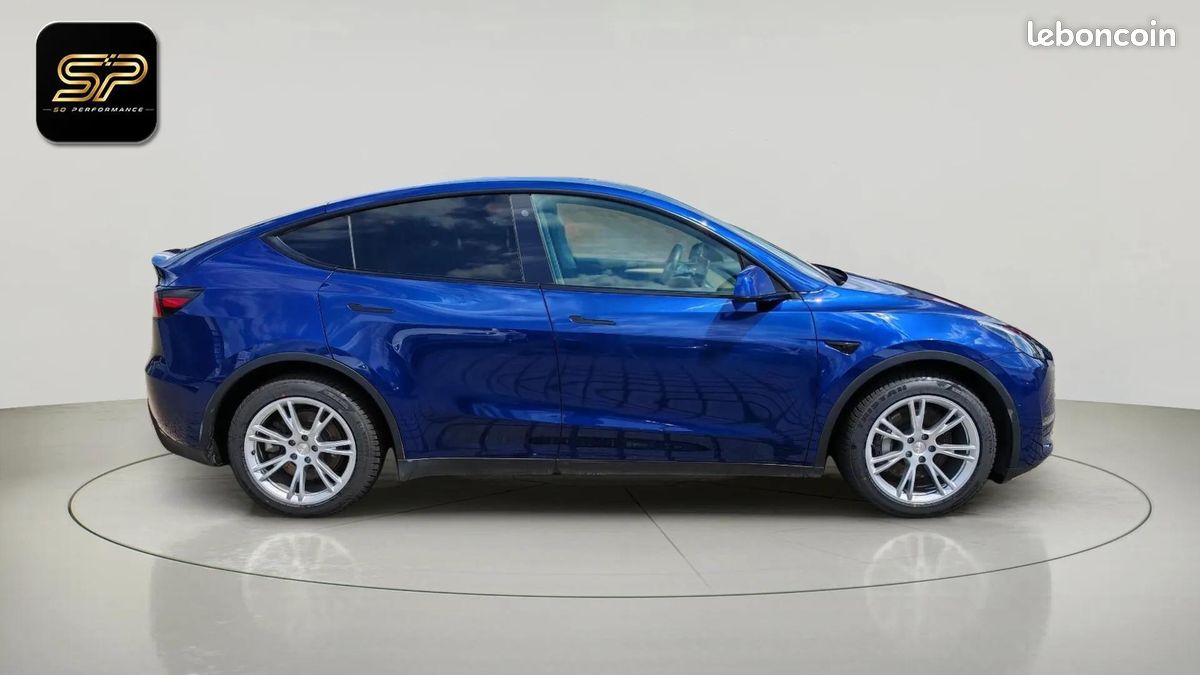 TESLA MODEL Y Performance * Dual Motor AWD * 534 ch * 75 kWh * Toit Pano (image 7)