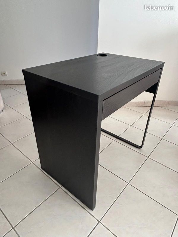 Bureau (image 2)