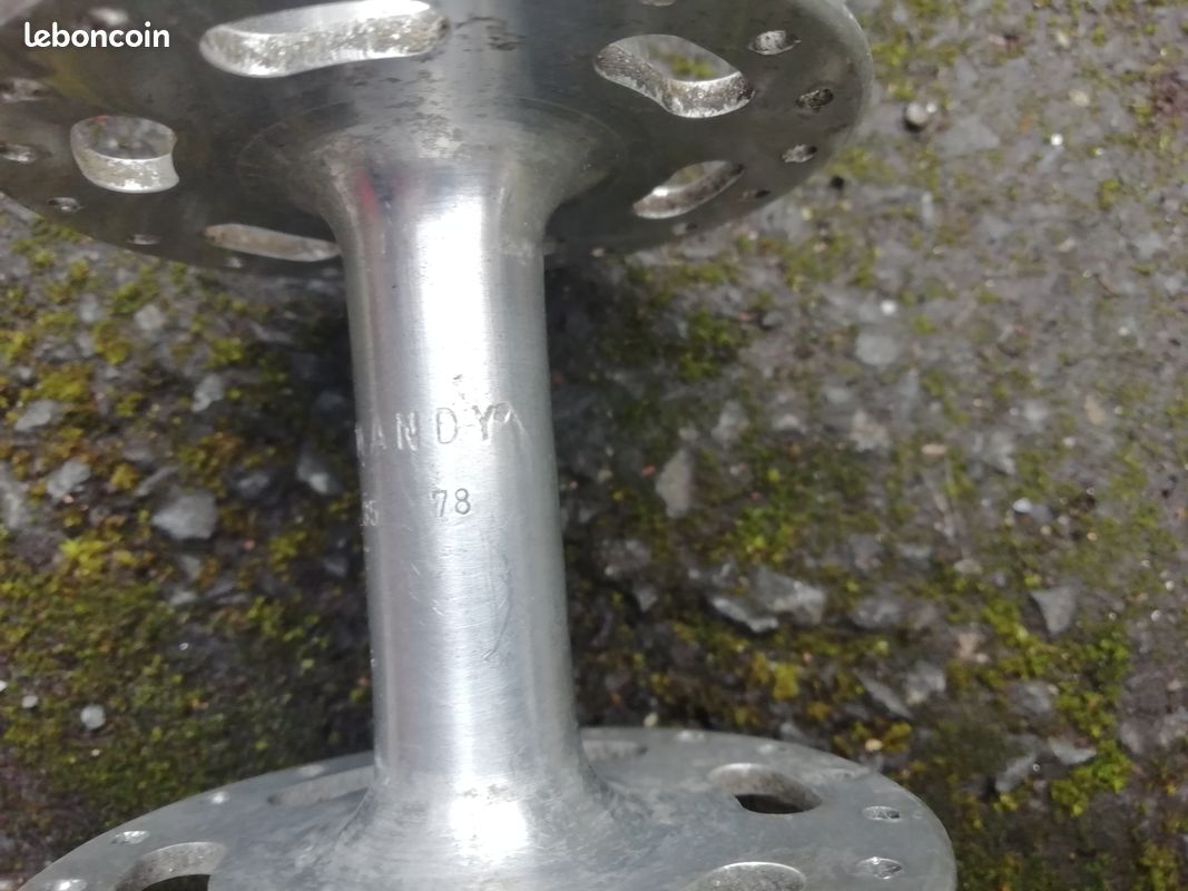 Moyeu avant Atom vélo ancien 36 trous - Collection