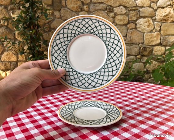 Lot de Grandes Soucoupes en Vitro Porcelaine Villeroy Boch