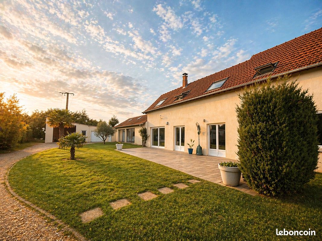 Maison 8 pièces 210 m² · à Écouis · 210 m² · 299 000 €
