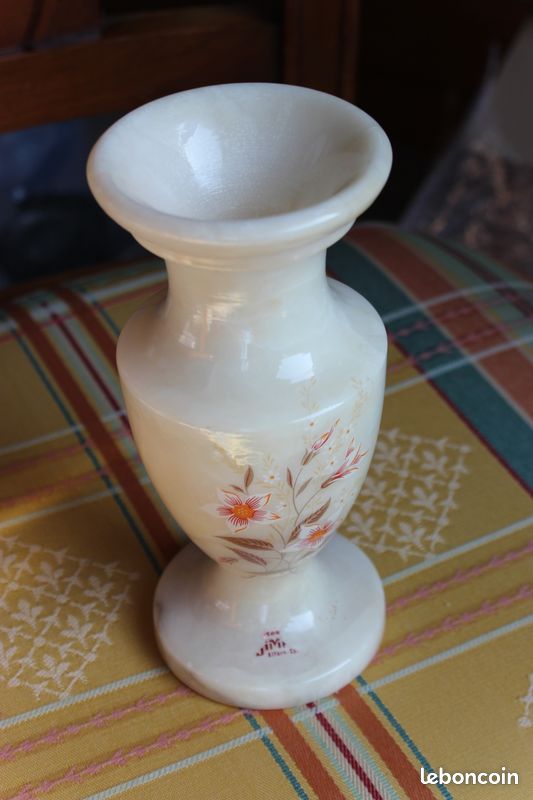 Vase tulipe ou amphore Alfaro marbre beige onyx poli décor fleur (image 1)