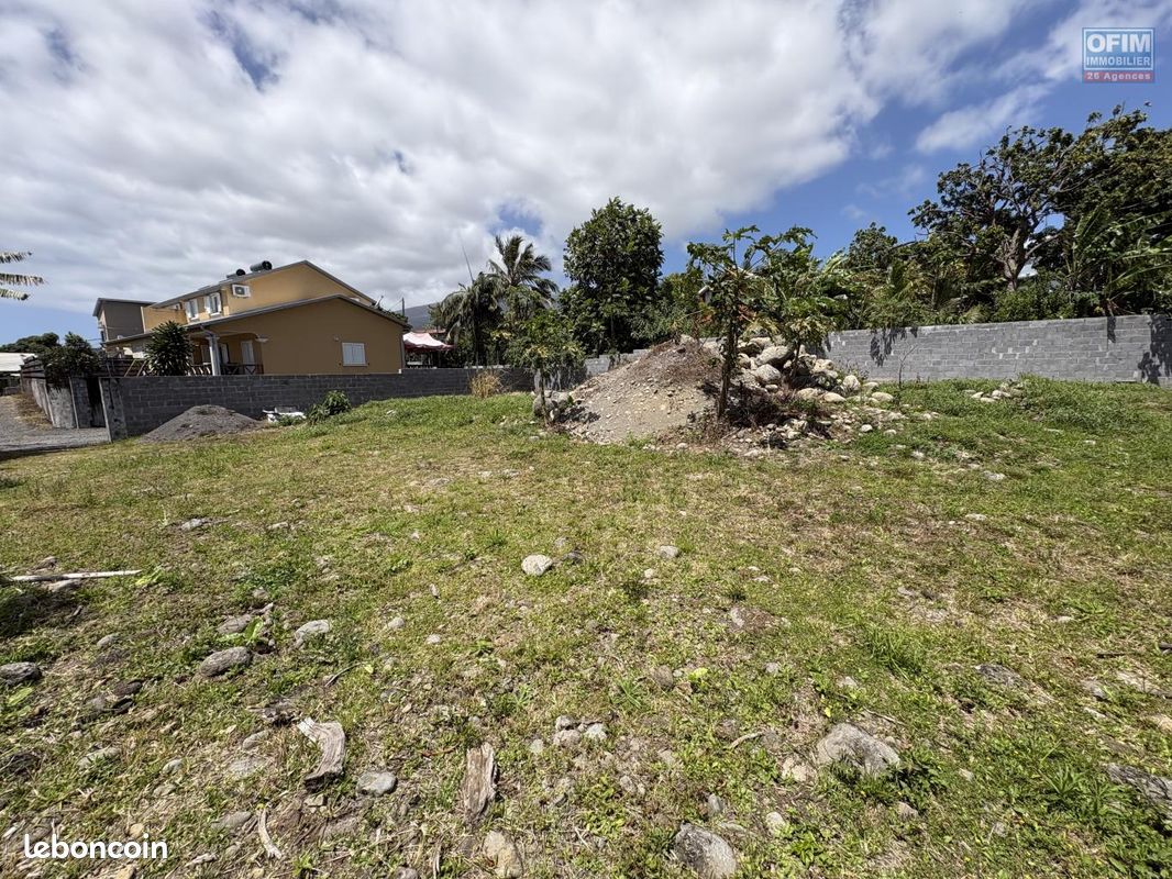 Terrain 772 m² · à Saint-Benoît · 177 500 €
