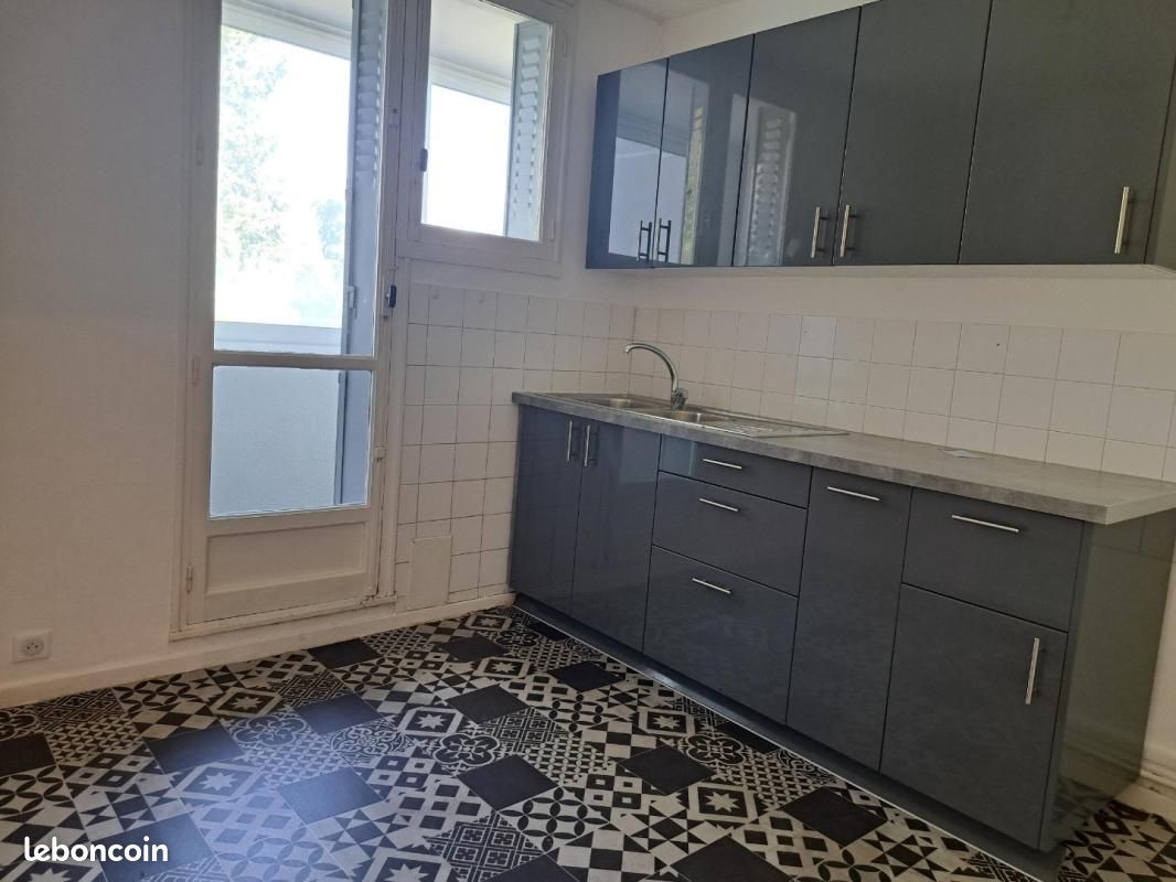 Appartement 3 pièces 57 m² · à Seyssinet-Pariset · 57 m² · 737 €/mois