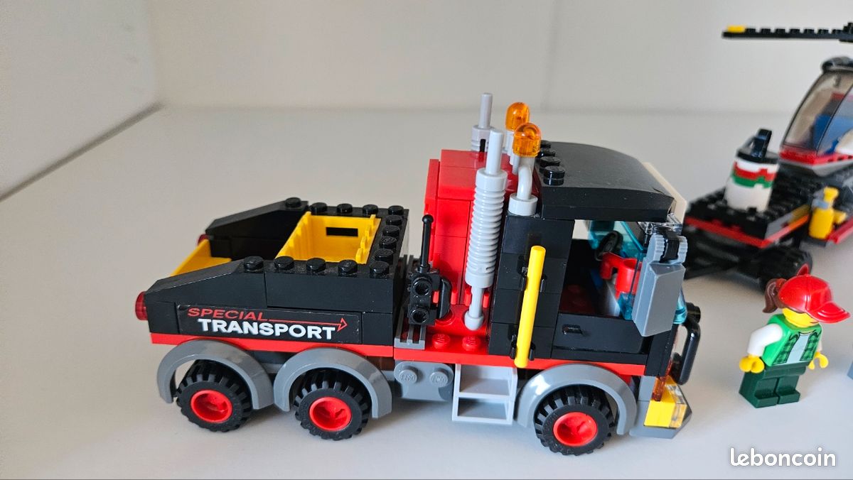 Lego City 60183 Le transporteur d'hélicoptère (incomplet) (image 4)