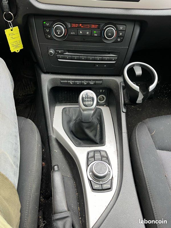 Autoradio bmw ccc gps de 2010 très bon état de fonctionnement Envoie possible dans toute la France Prix 300 E90 e91 e84 (image 1)