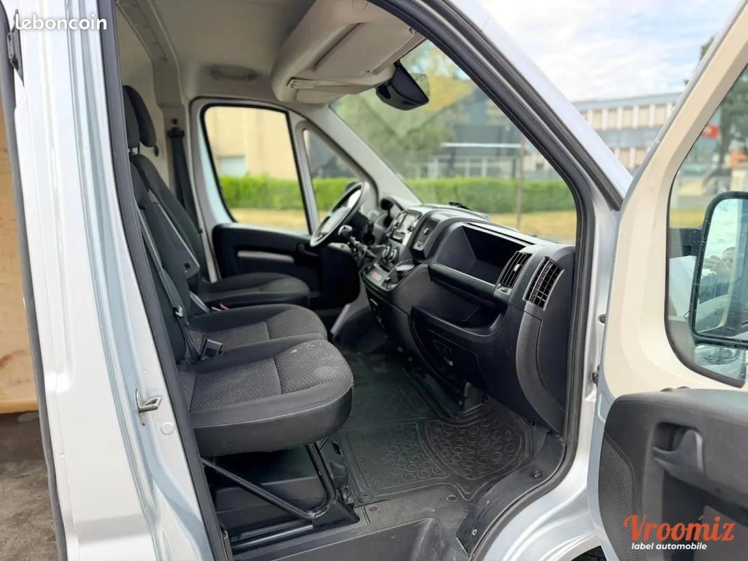 Peugeot Boxer Vu 2.2 140CV L1H1 BUSINESS TBEG 12500HT PRIX EXPORT (image 11)