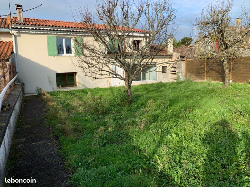 Maison 5 pièces 150 m² · à Archiac · 150 m² · 800 €/mois