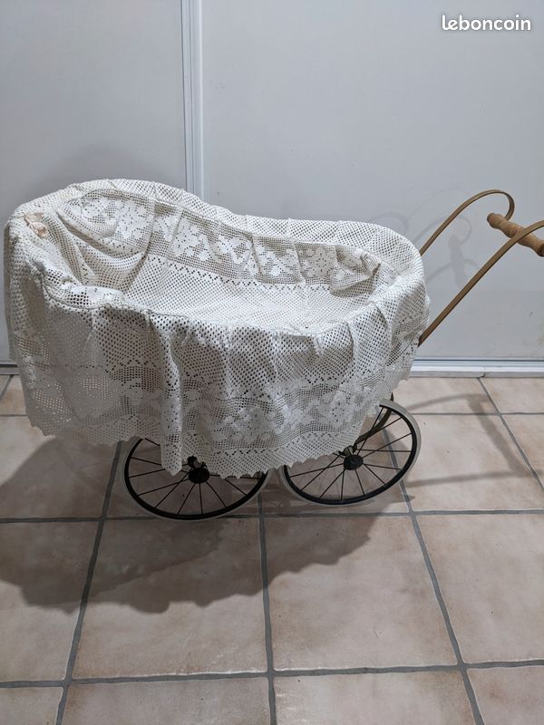 Landau de decoration en osier (image 1)
