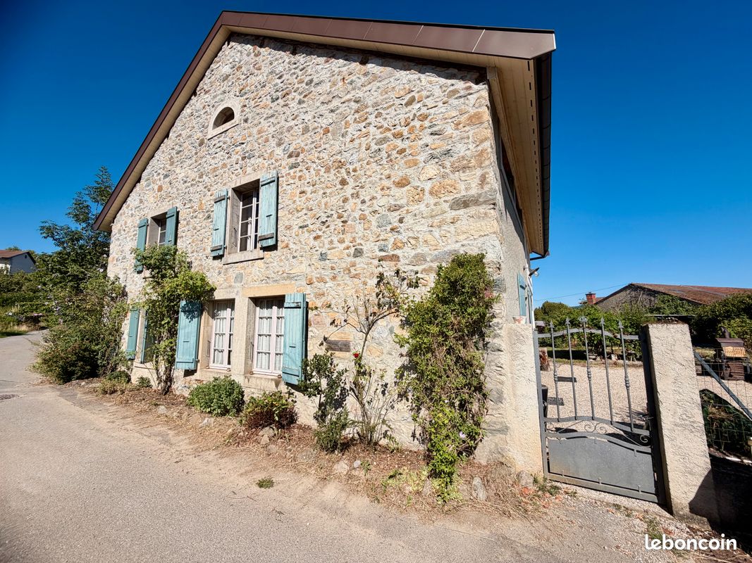 Maison 8 pièces 182 m² · à Brenthonne · 181,7 m² · 790 000 €