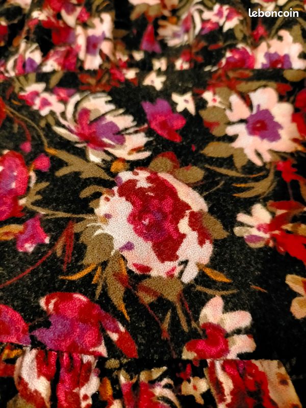 Robe moche longue taille 38.
De marque Kiabi.
Taille 40 (image 5)