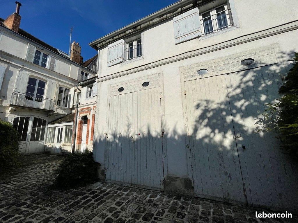 Maison 8 pièces 247 m² · à Auxerre · 247 m² · 393 000 €