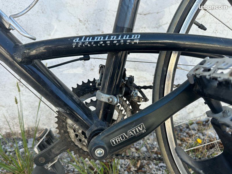 Titre : Vélo Decathlon Triban Road 7 – guidon plat – frein à disque – à réviser (image 2)