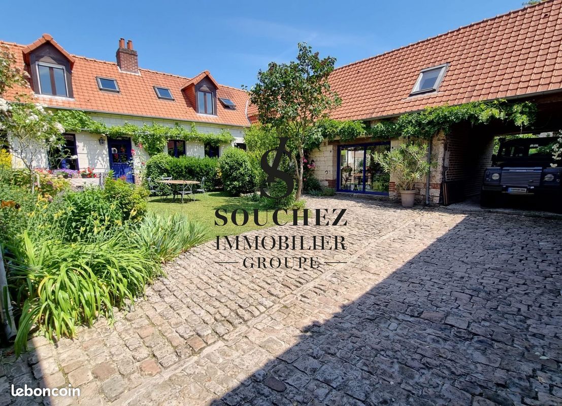 Maison 8 pièces 230 m² · à Acq · 230 m² · 450 000 €