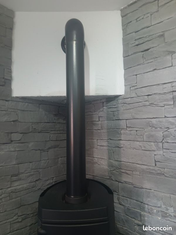 Vend poêle à bois de la marque supra (image 2)