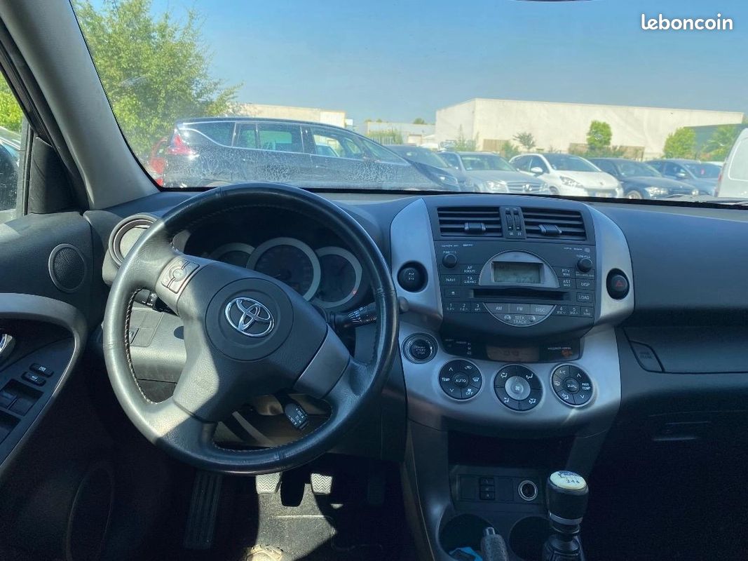 Toyota Rav-4 III 2.2 D 4WD 136CH GARANTIE 12 MOIS (image 10)