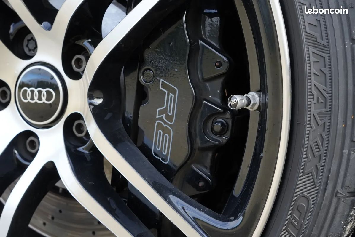 Audi R8 5.2 V10 FSI 525ch R tronic 6 - Suivi d'entretien / HiFi Bang&Olufsen / Caméra de recul / Pack Carbone / Maintien de charge (image 29)