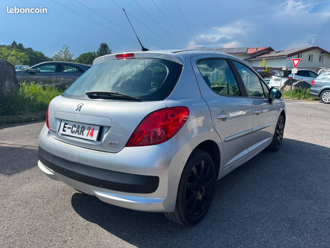 PEUGEOT 207 1.6 VTi 16V 120ch Premium (image 4)