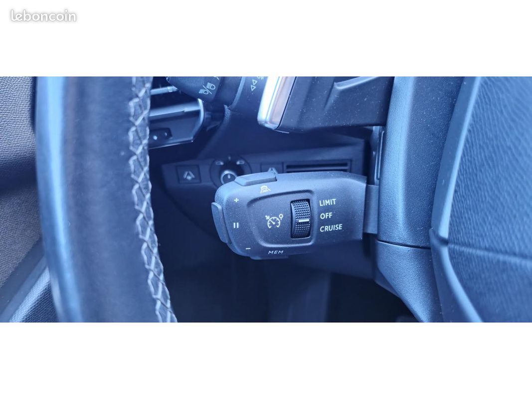 DS DS 7 CROSSBACK 1.5 BlueHDi 130 EAT8 So Chic +CAMERA+KEYLESS (image 17)