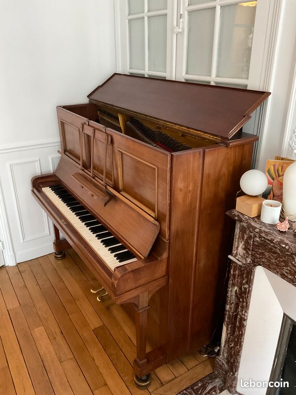 Piano droit Steinway (image 2)