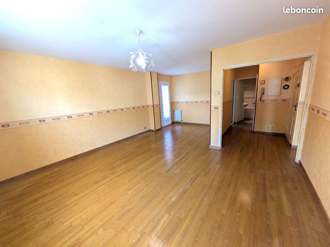 Appartement 2 pièces 55 m² · à Castres · 55 m² · 600 €
