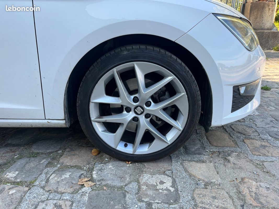 SEAT LEON 1.8 TFSI 180 Start/Stop FR DSG7 / TOIT OUVRANT / FULL ENTRETIENT / FULL LED / JANTES 18 (image 30)
