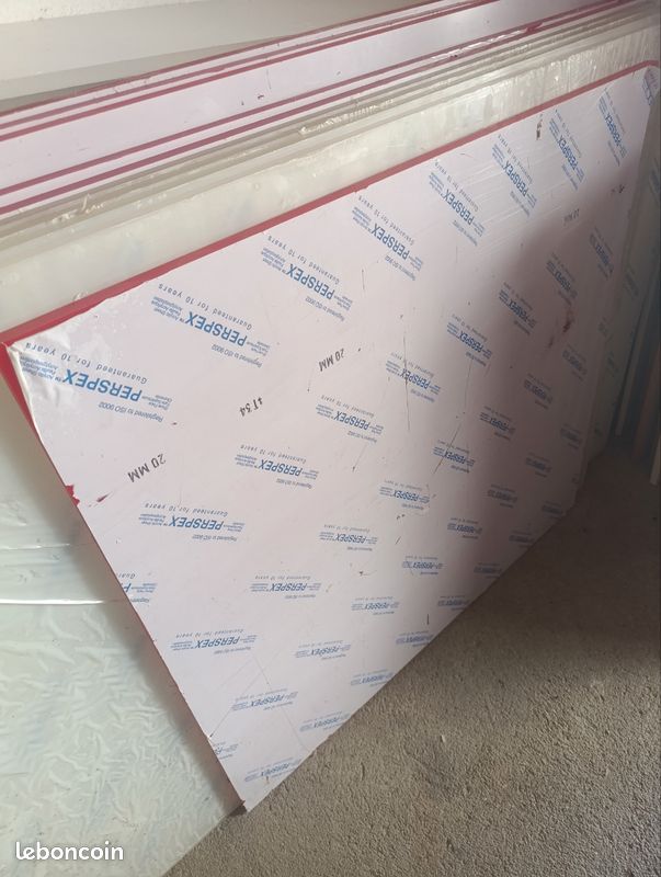 Plaque de plexiglas en couleurs (image 1)